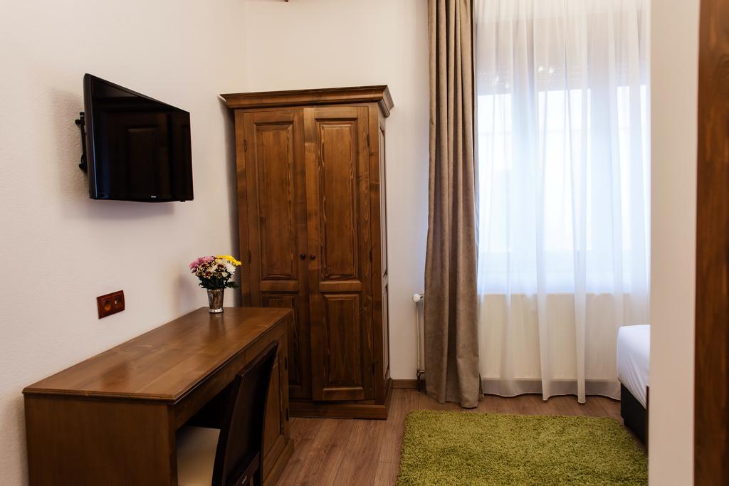 Pensiunea Kant Sibiu Ngoại thất bức ảnh